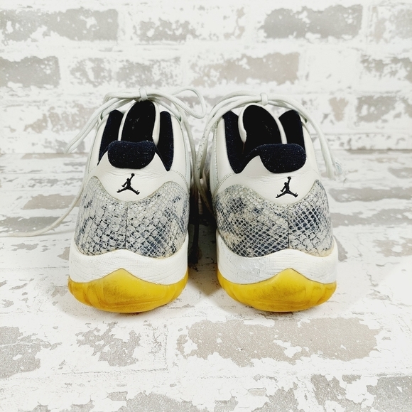 Nike Jordan 11 Retro Low Light Bone Snakeskin Lace Up Athleisure Sneakers A548 - Picture 3 of 10